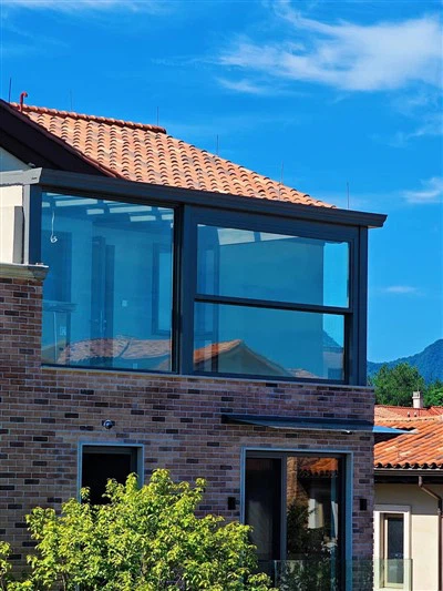 Janela de elevação com vidros duplos